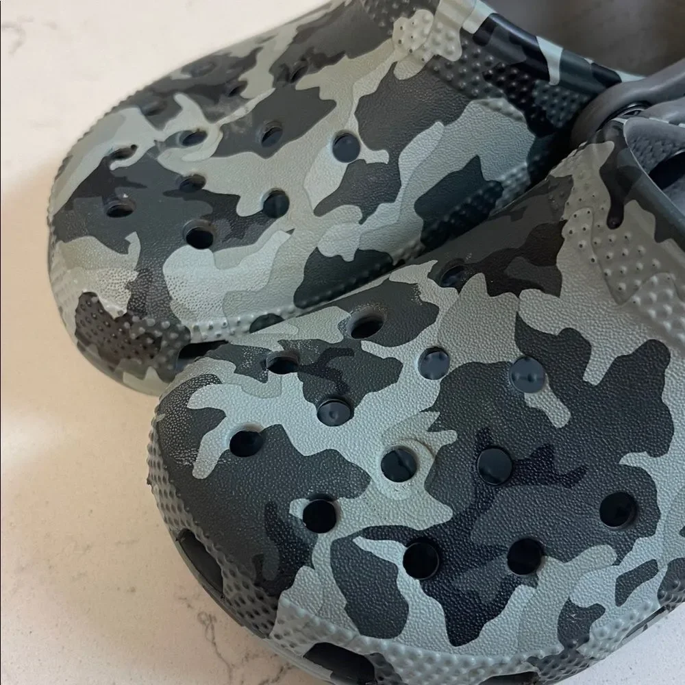 CROCS brand style
